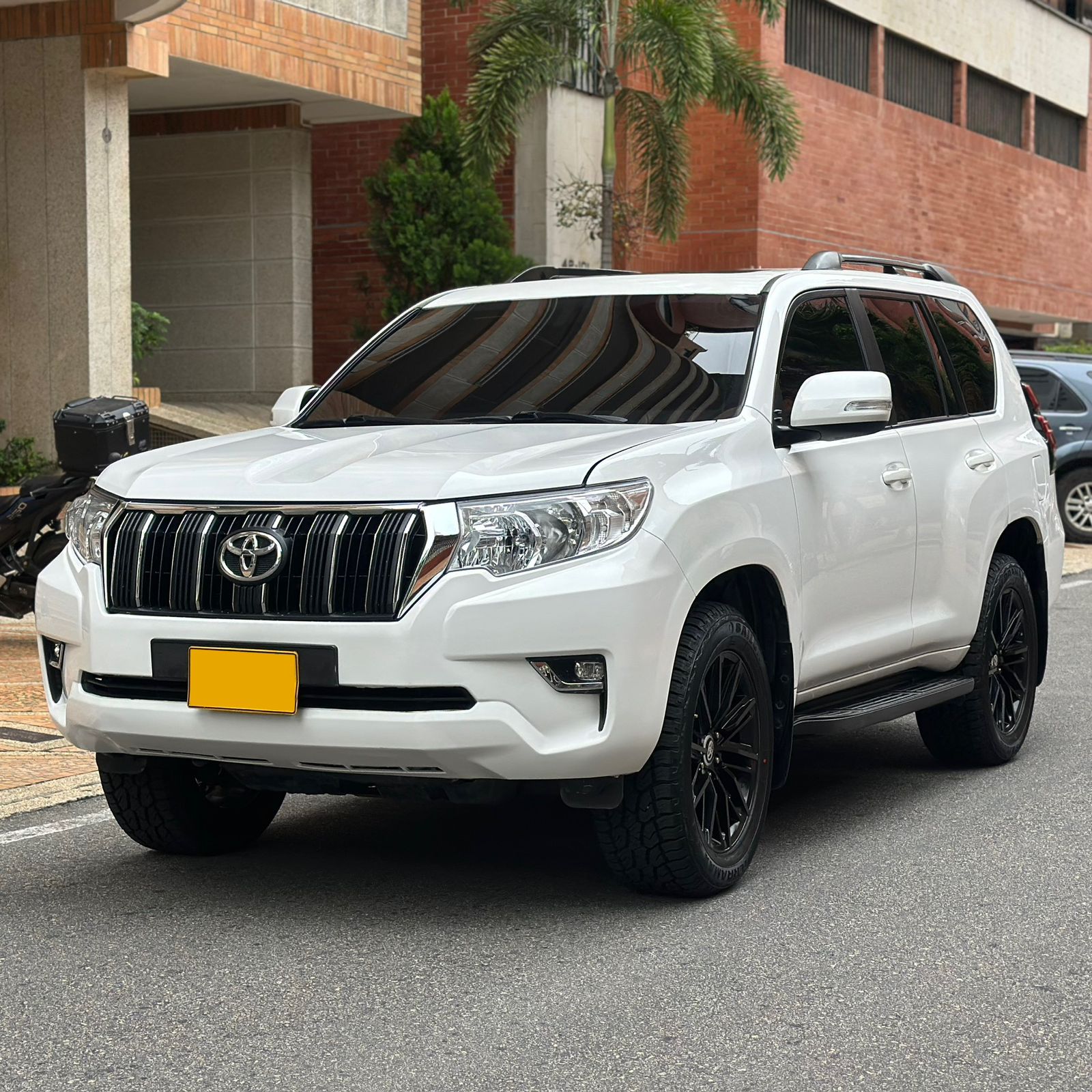 Toyota Prado TXL Blindada — foto 1